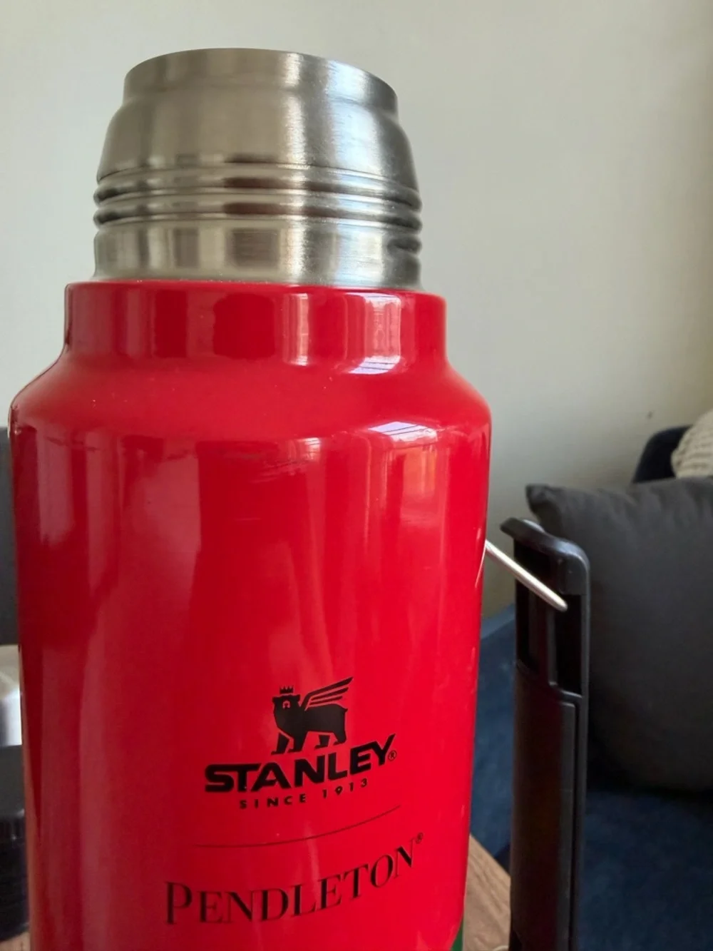 STANLEY INSULATED VACUUM THERMOS bottle Pendleton National Park Stripes red - Picture 7 of 13